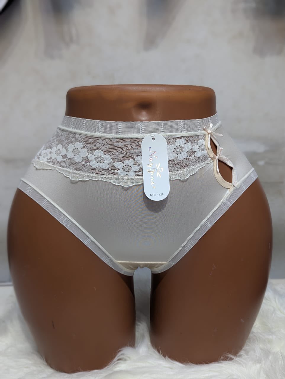 Floral Lace Panty ya Cream
